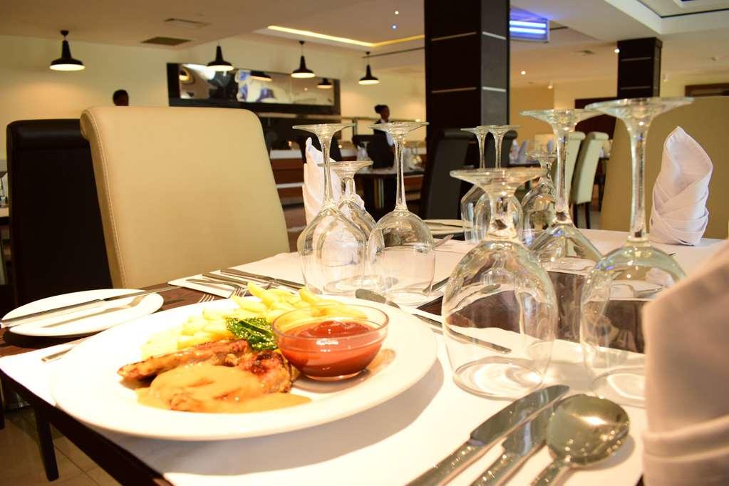 Monty Suites & Golf Uyo Restaurant bilde