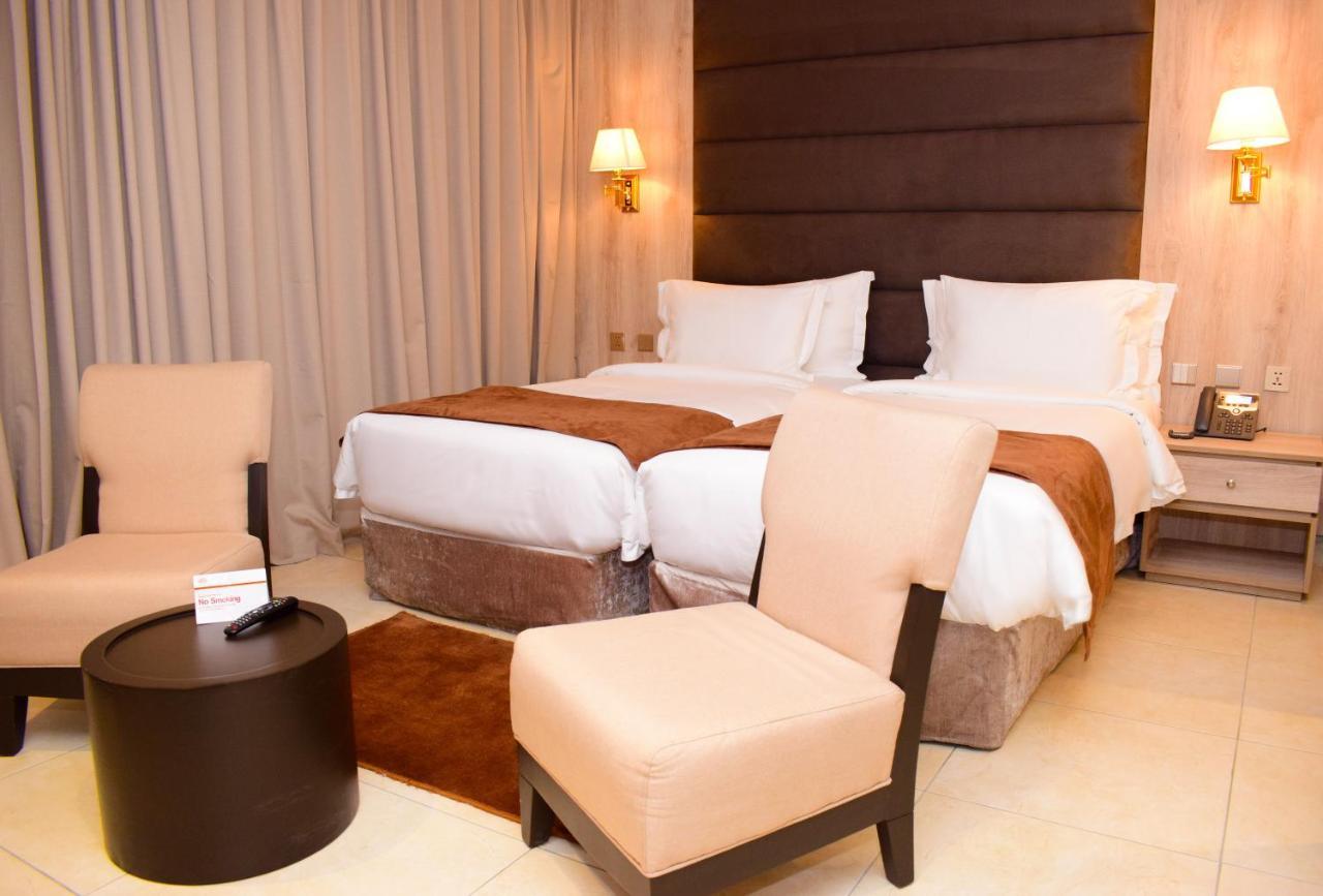 Monty Suites & Golf Uyo Eksteriør bilde